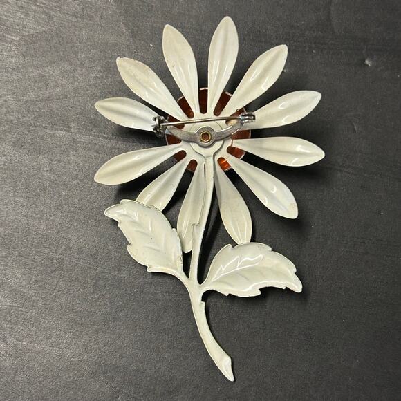 Vintage MCM Enamel Daisy Flower Brooch - Picture 2 of 4